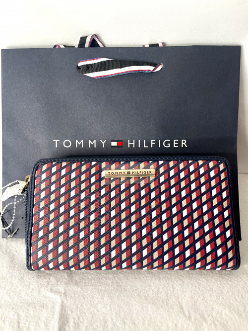 Tommy Hilfiger