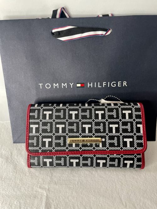 Tommy Hilfiger